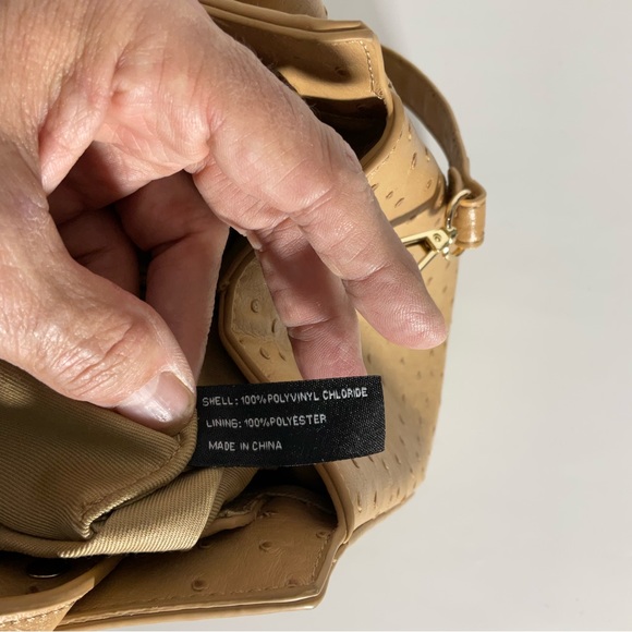 Crossi Woman’s Ostrich Faux Leather Bow Camel Tan Double Pocket Gold Zip Bag - Picture 14 of 16